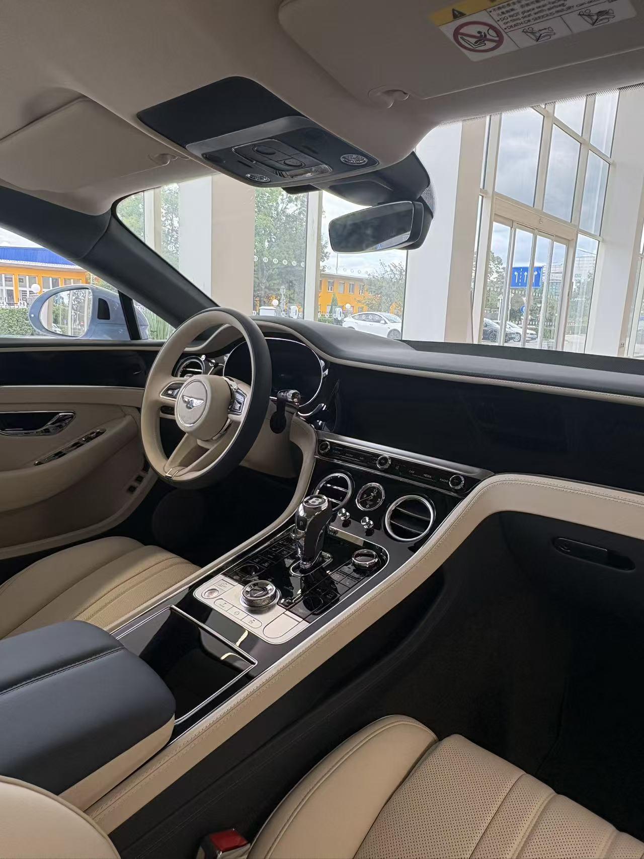 Bentley PHEV 2026 thumb 7