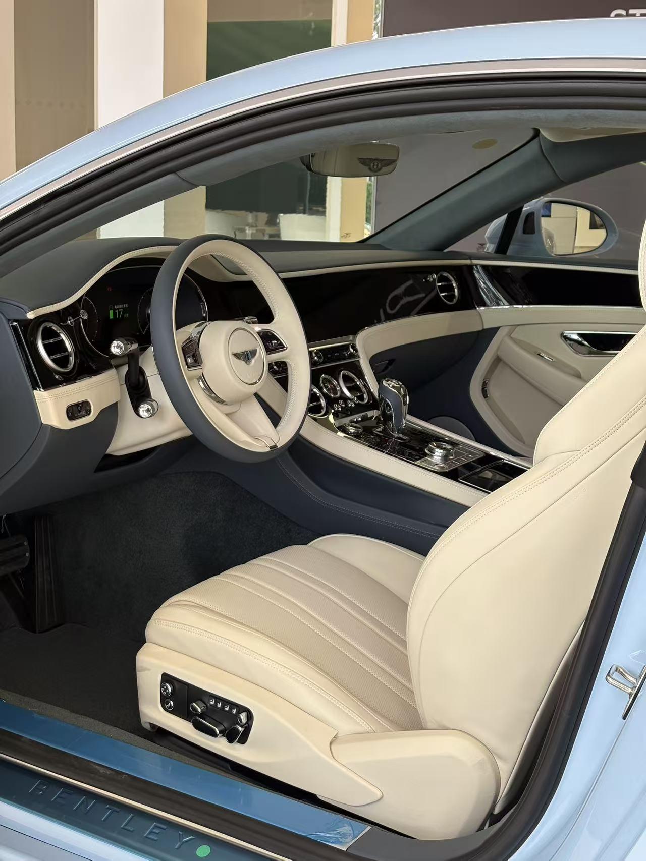 Bentley PHEV 2026 thumb 8