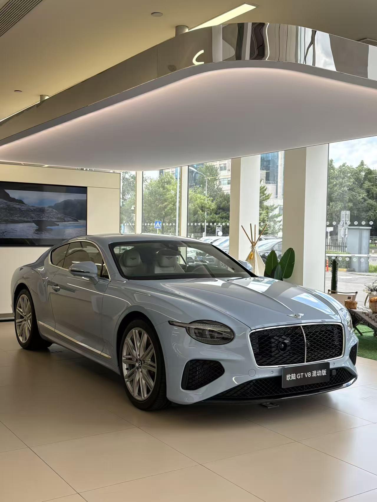 Bentley PHEV 2026 thumb 11