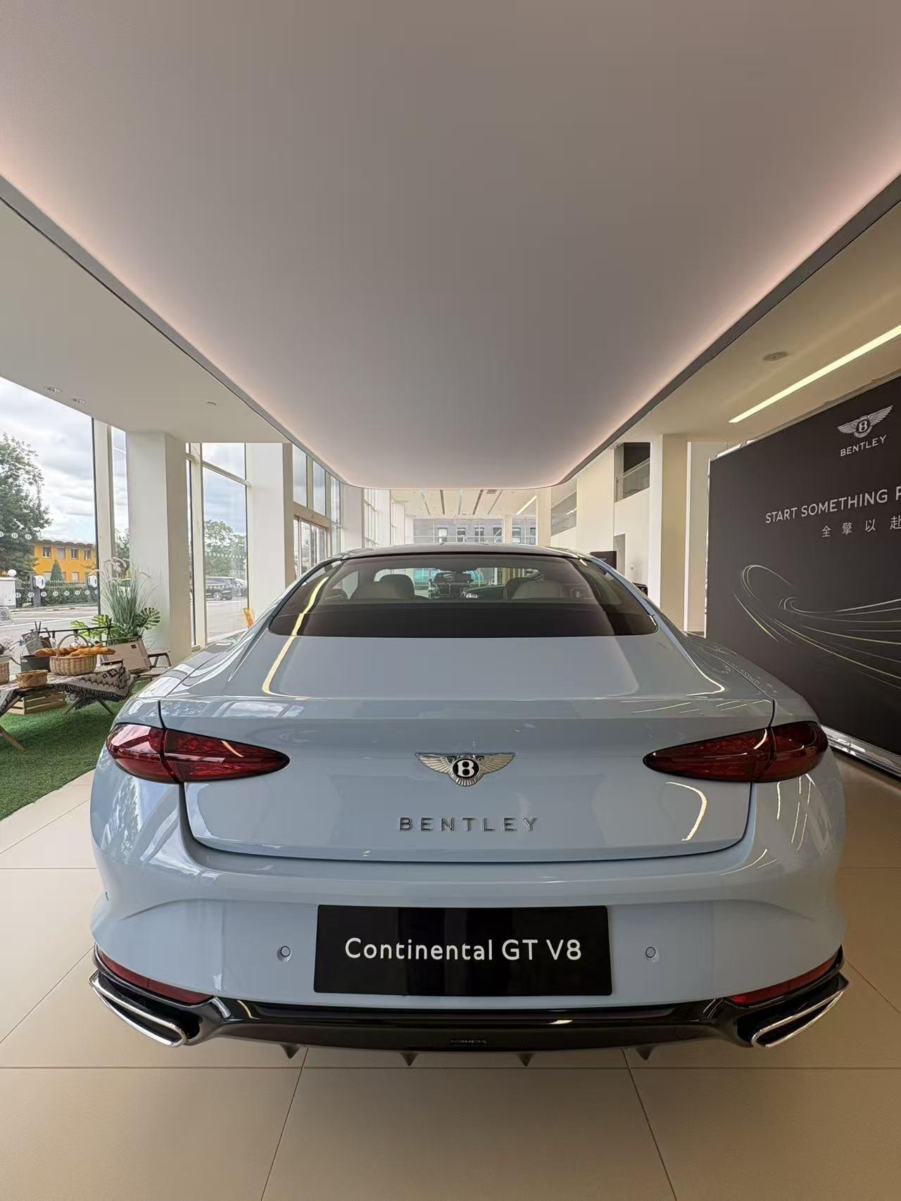 Bentley PHEV 2026 thumb 12