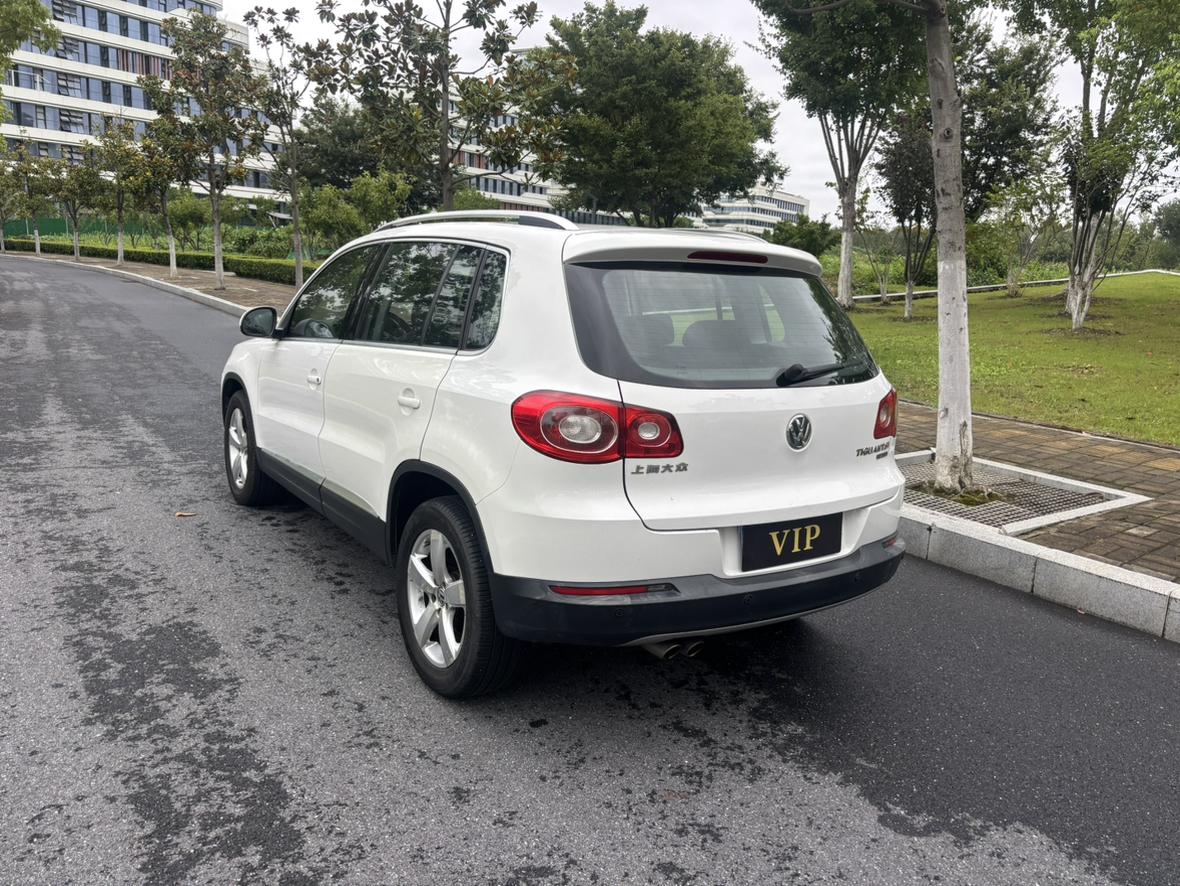 Volkswagen Tiguan 2012 thumb 2