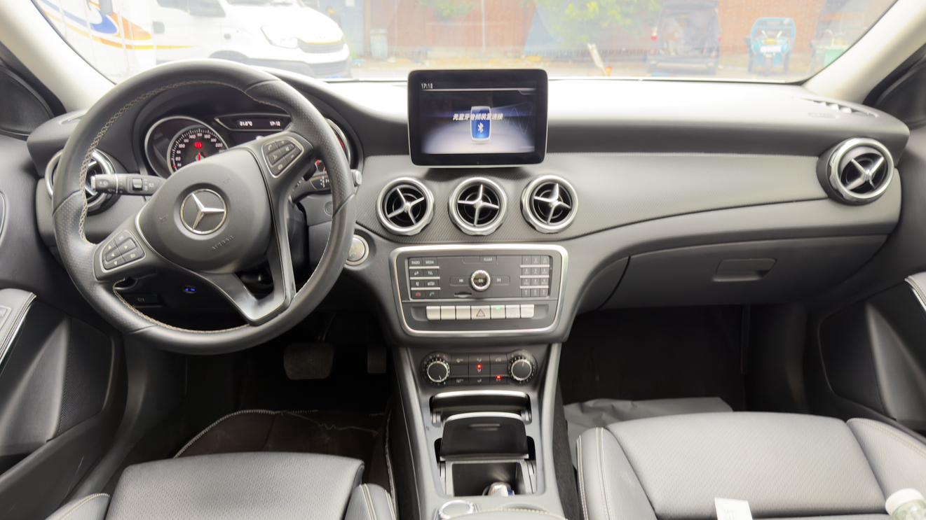 Mercedes-Benz GLA 2018 thumb 2