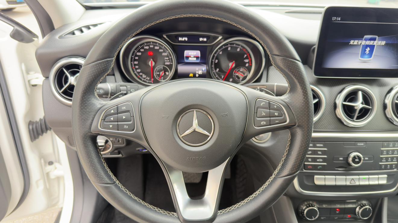 Mercedes-Benz GLA 2018 thumb 5