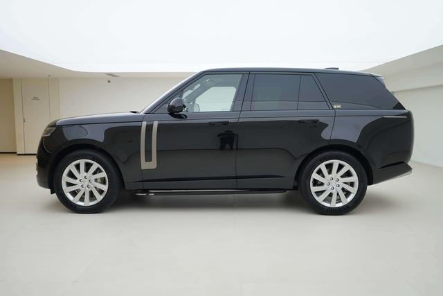Land Rover Range Rover 2023 thumb 2