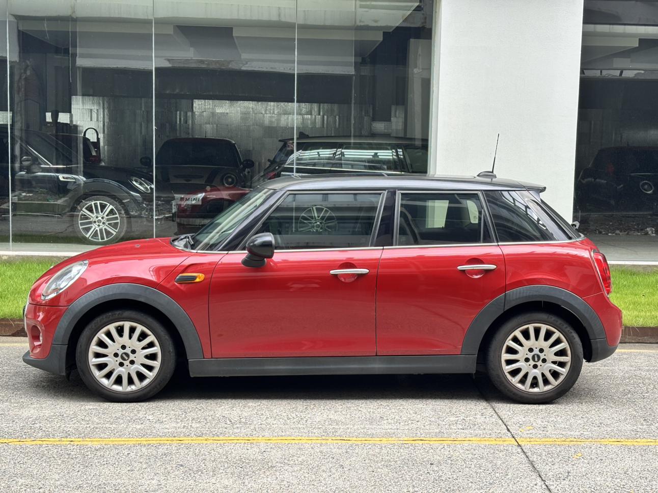 Mini Hatch 2016 thumb 2