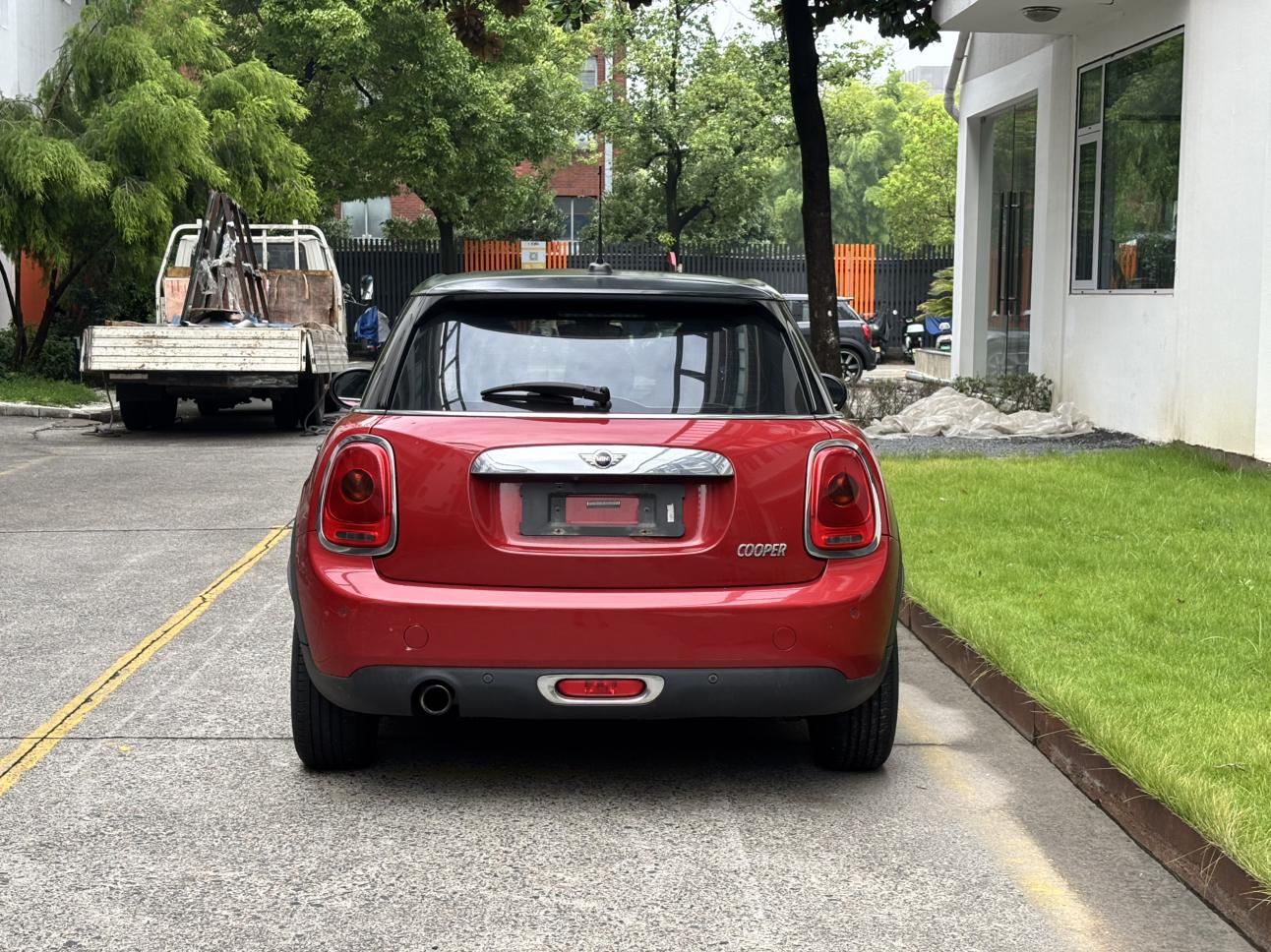 Mini Hatch 2016 thumb 4