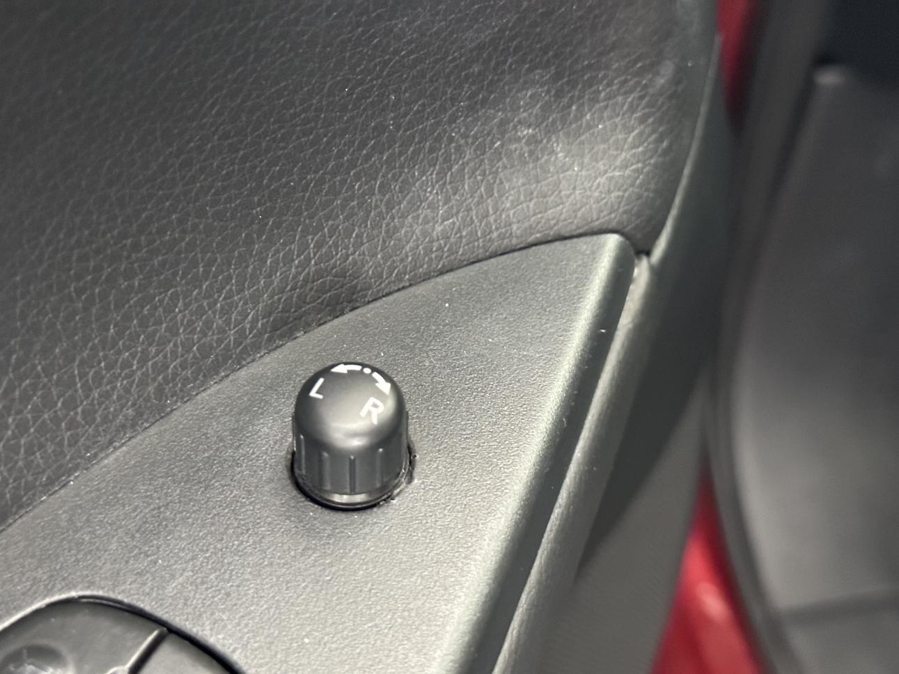 Nissan Tiida 2014 thumb 6
