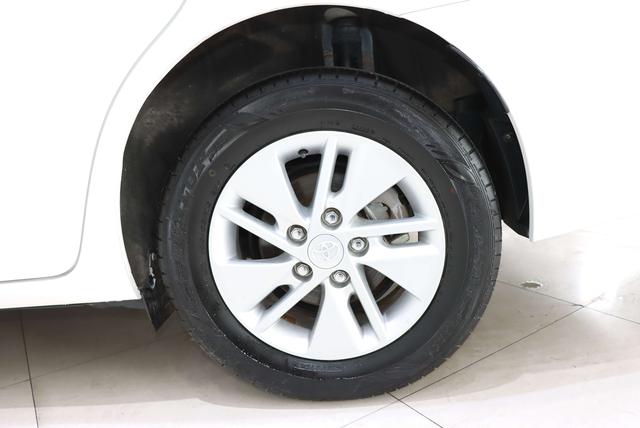 Toyota Corolla Rumion 2014 thumb 10