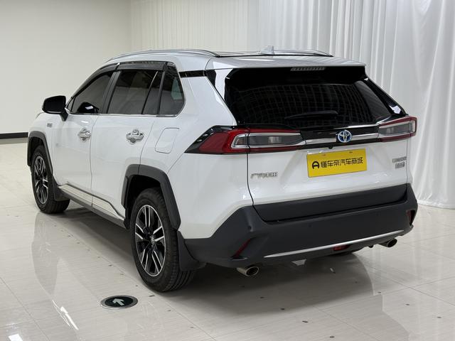 Toyota PHEV 2021 thumb 3
