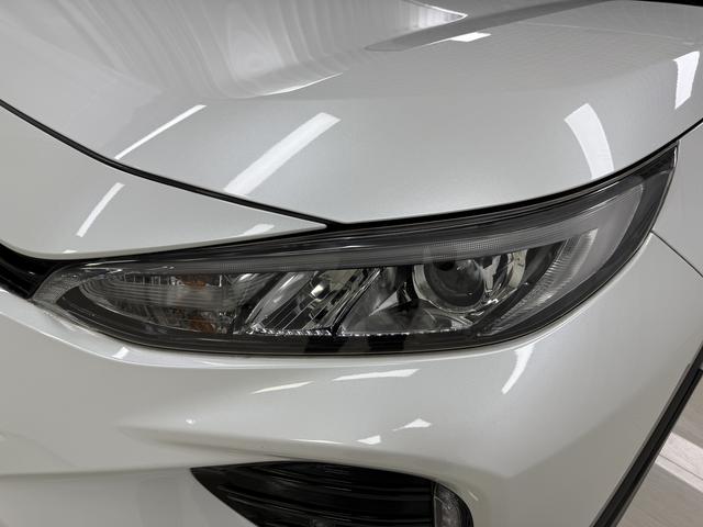 Toyota PHEV 2021 thumb 10