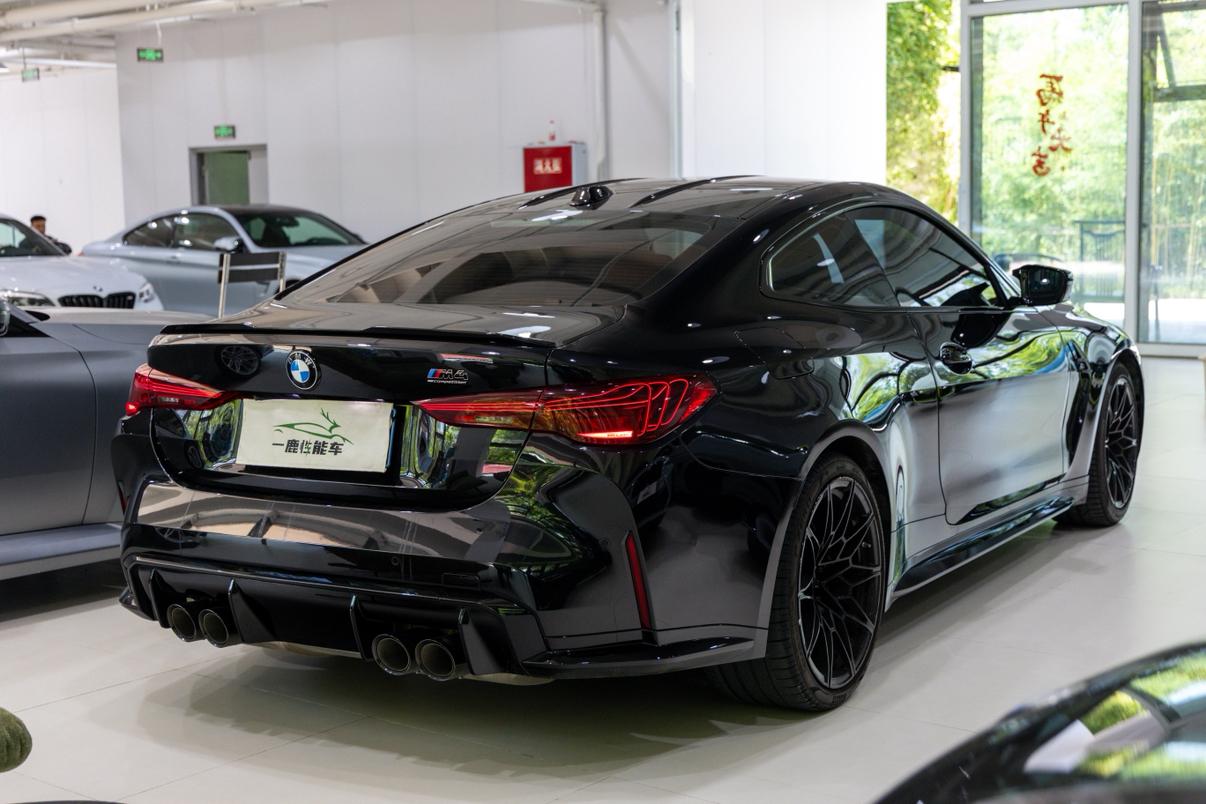 BMW M4 2024 thumb 2