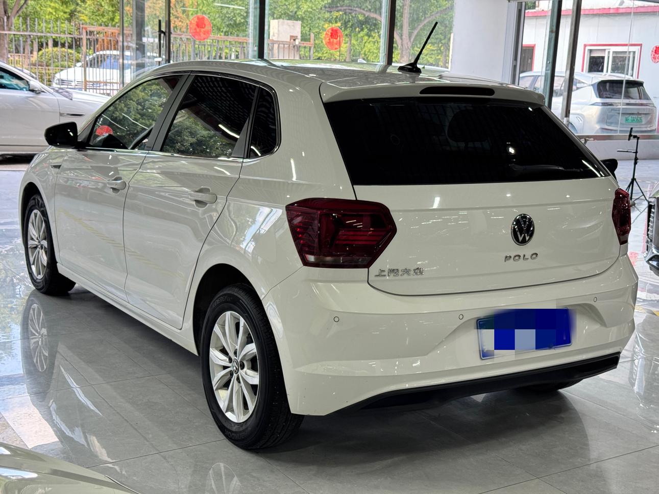Volkswagen Polo 2021 thumb 2