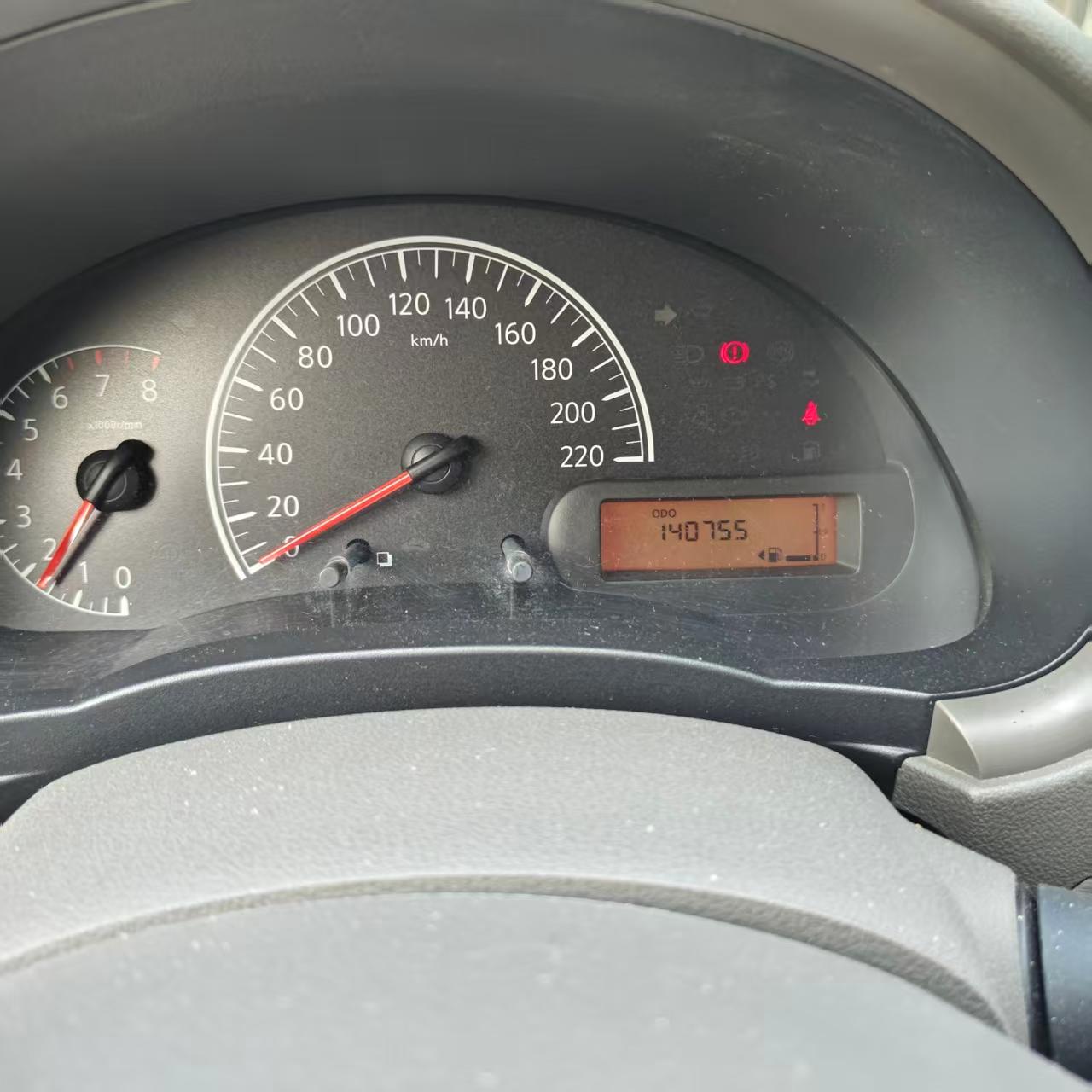 Nissan Sunny 2014 thumb 7