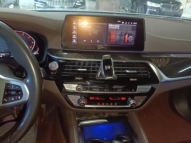 BMW 5 серии 2020 thumb 3