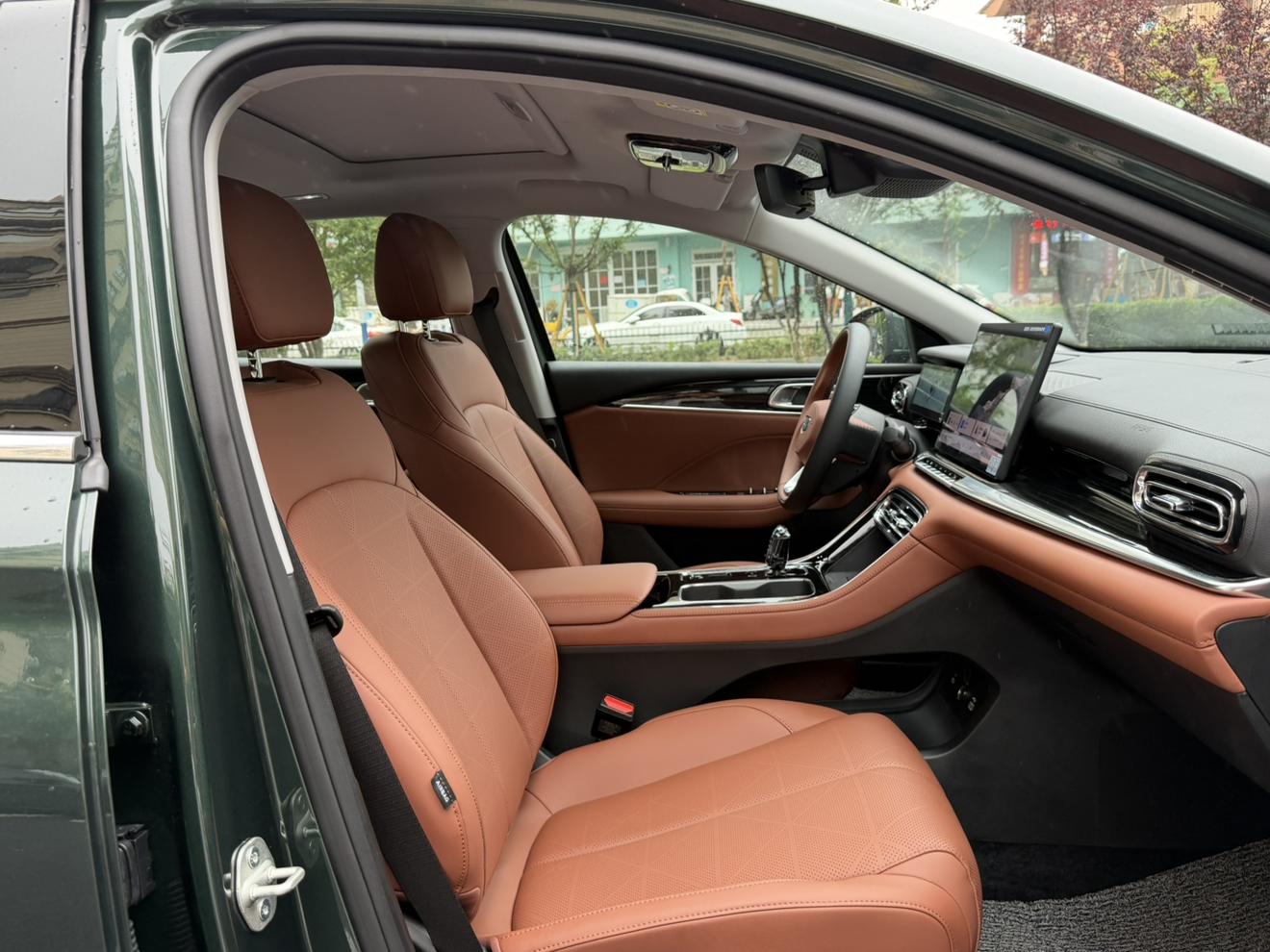 Geely Emgrand 2026 thumb 11