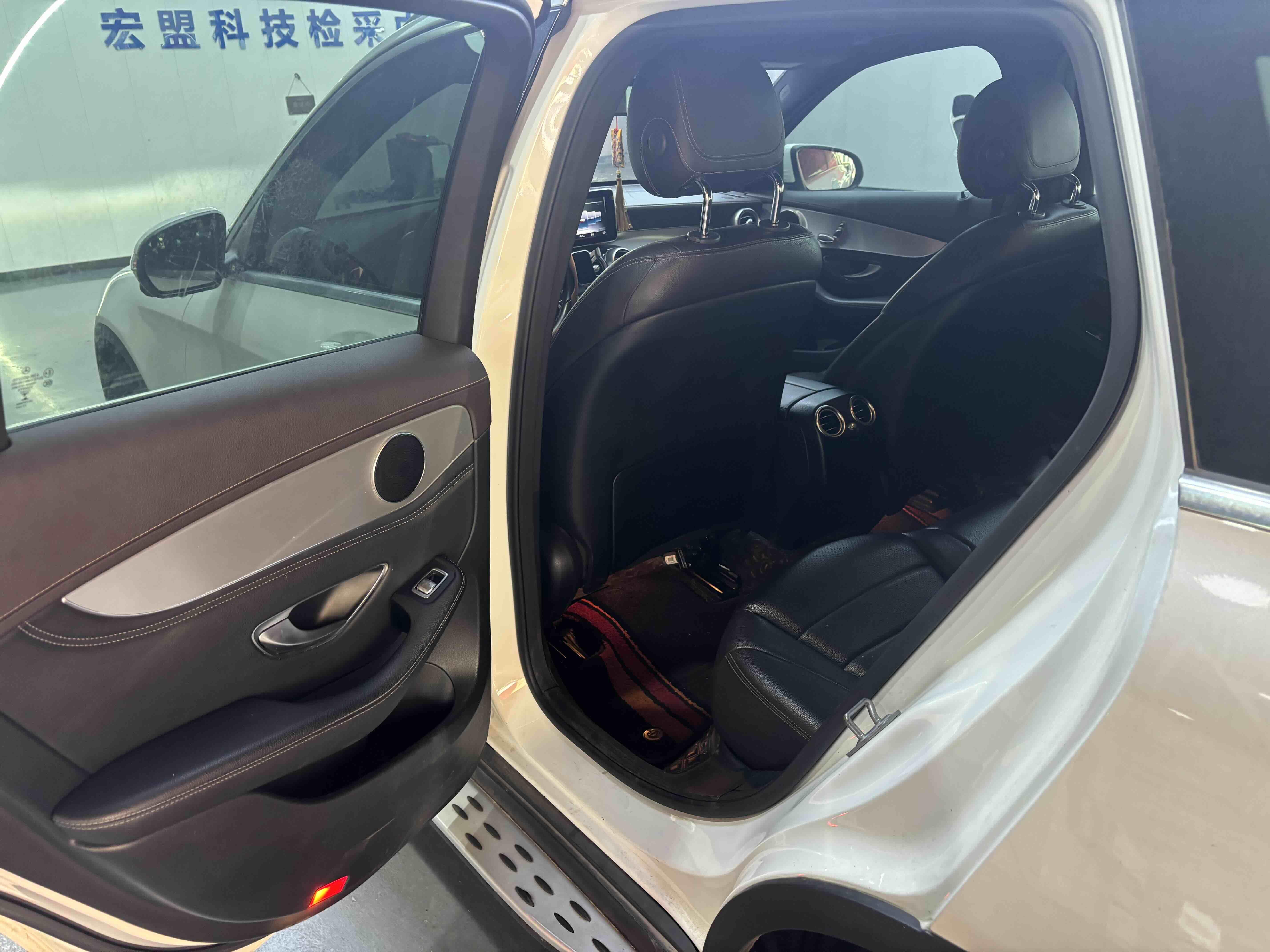 Mercedes-Benz GLC 2017 thumb 6