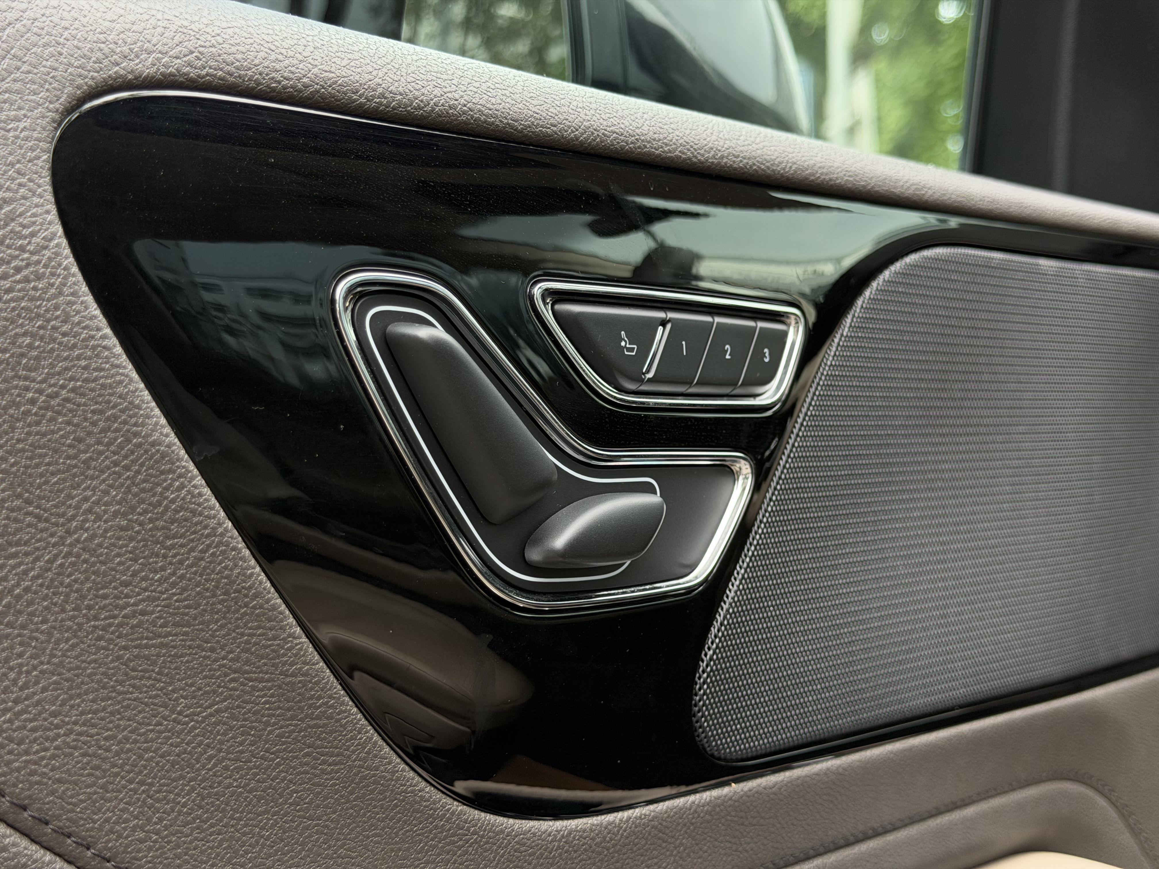 Lincoln Aviator 2020 thumb 8