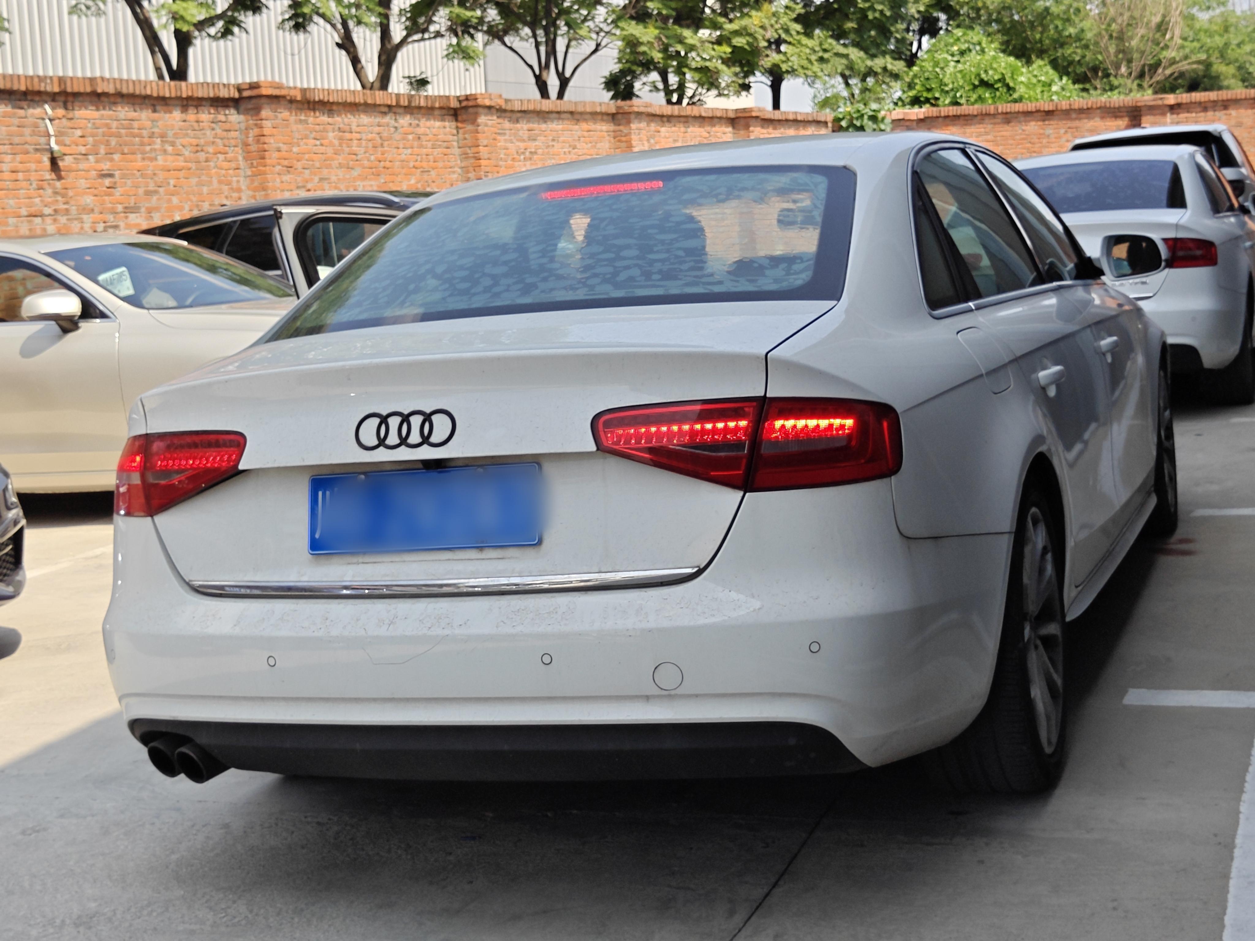 Audi A4 2015 thumb 4