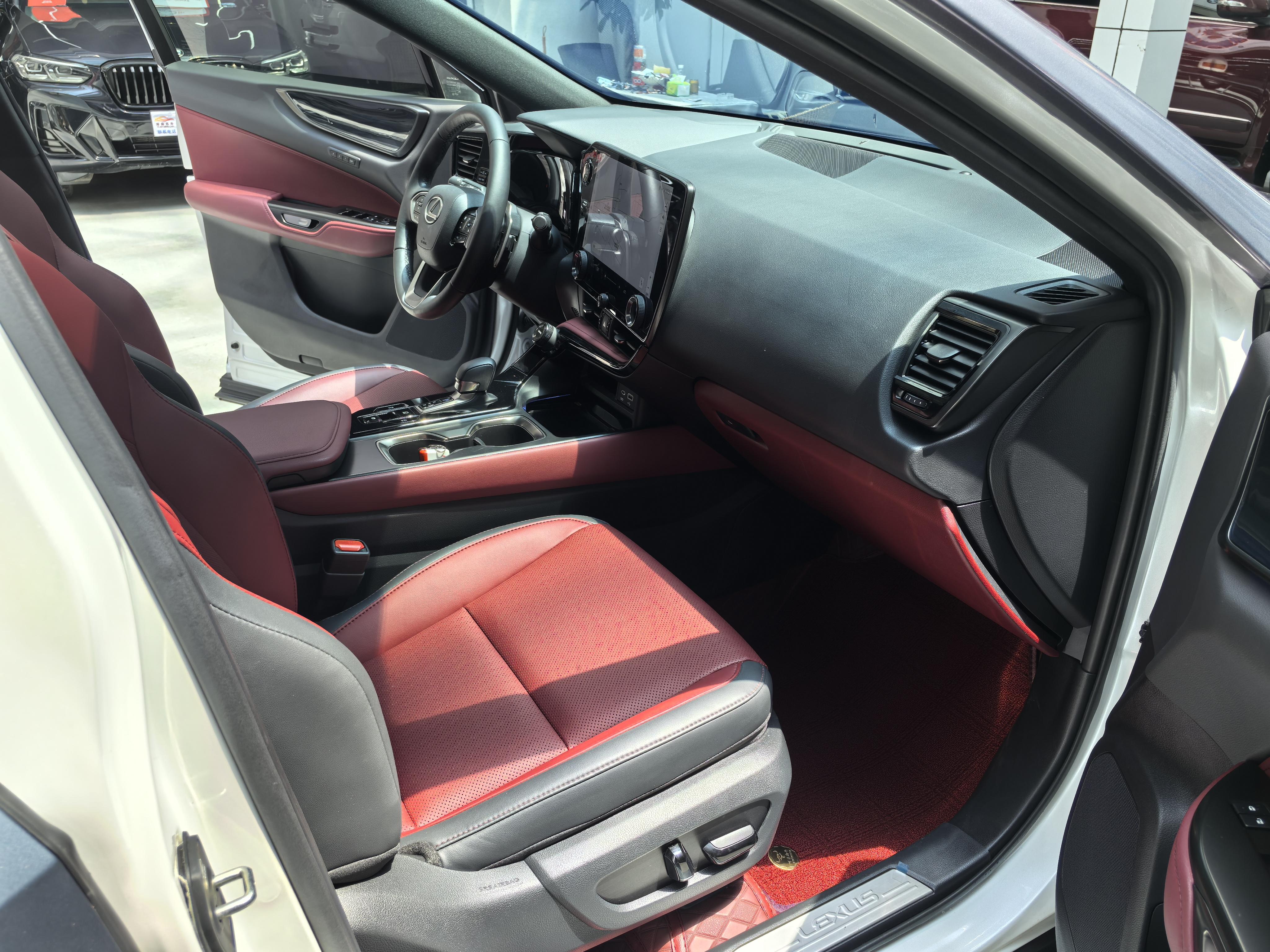 Lexus NX 2025 thumb 5