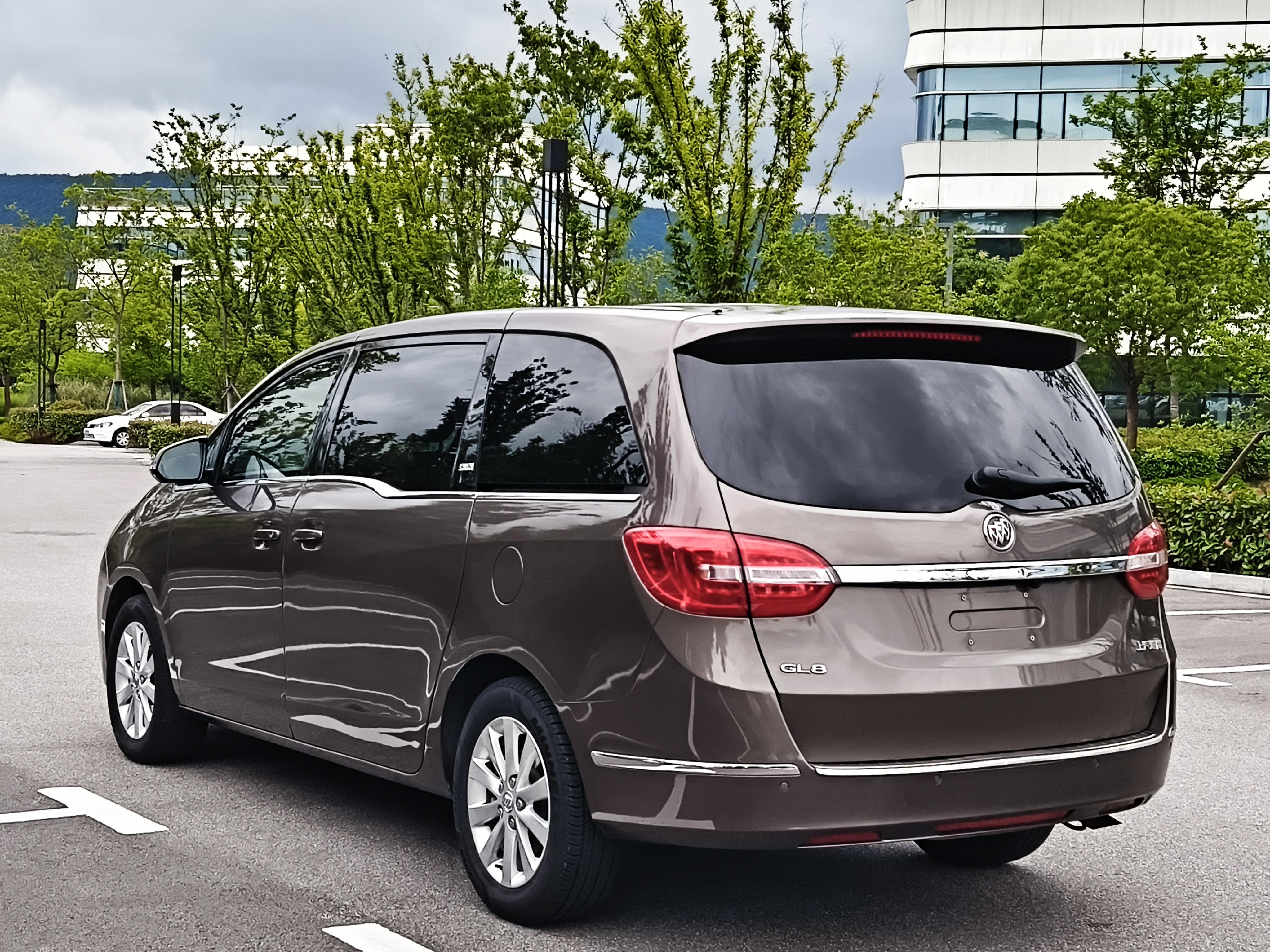 Buick GL8 2015 thumb 2