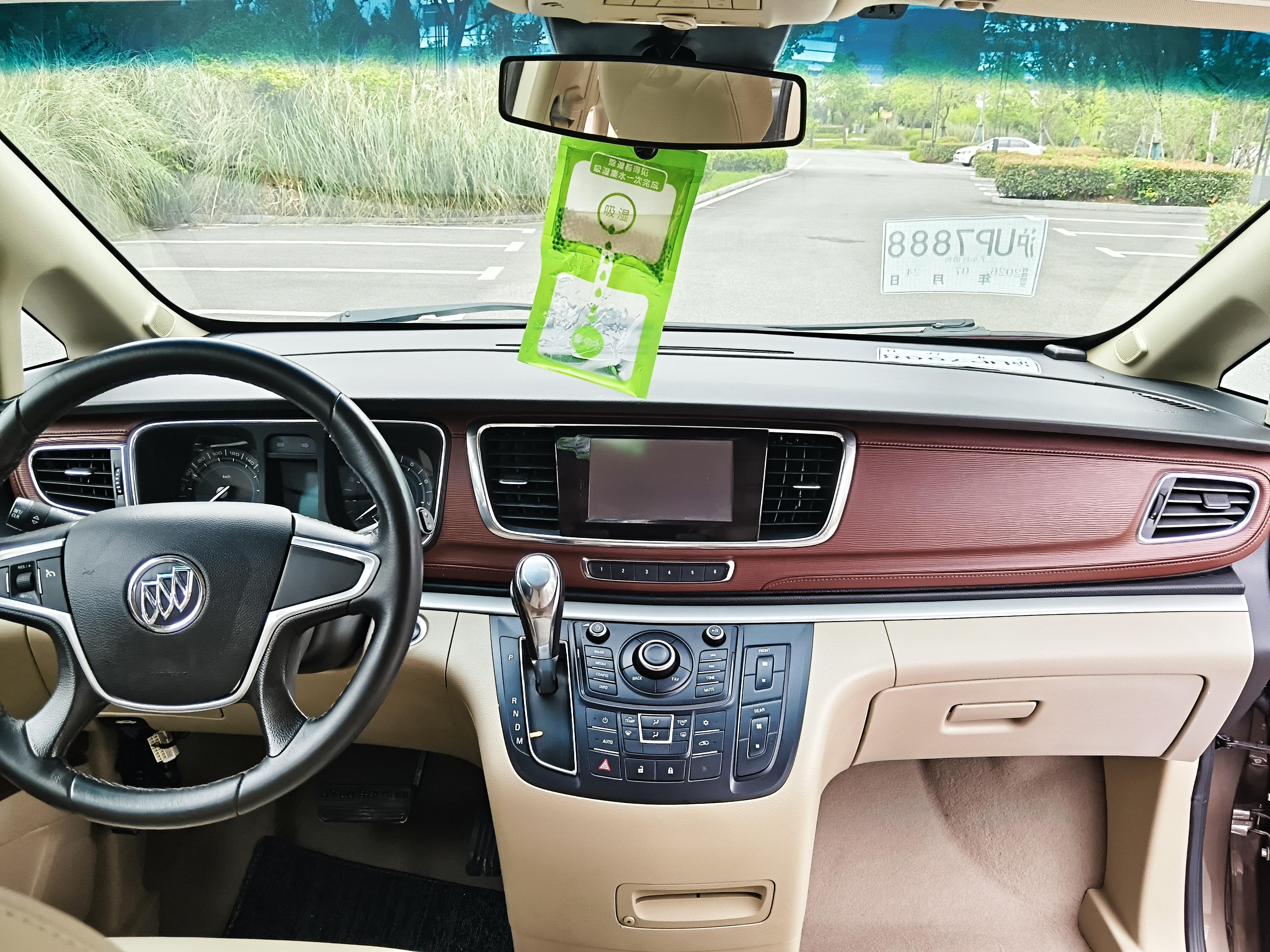 Buick GL8 2015 thumb 4