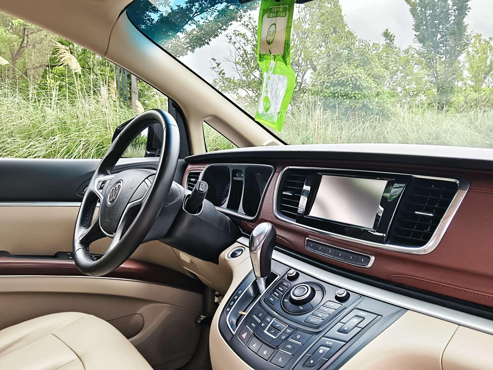 Buick GL8 2015 thumb 5