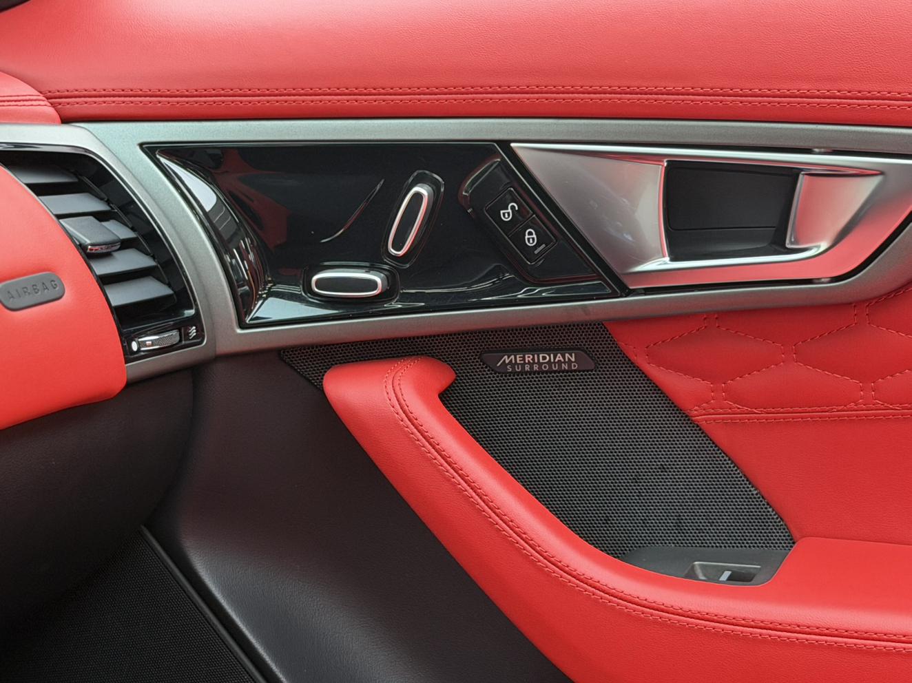 Jaguar F-Type 2013 thumb 6