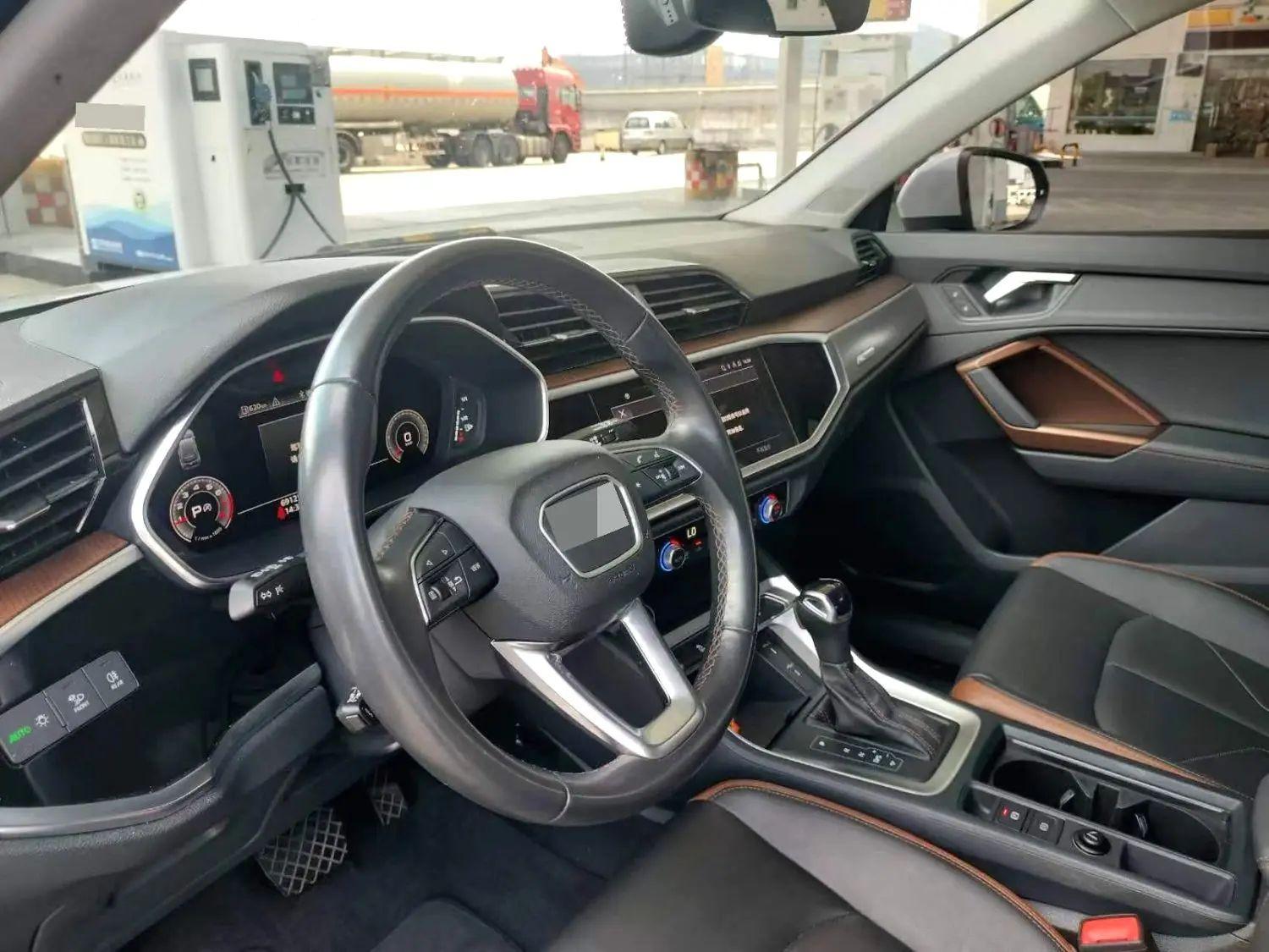 Audi Q3 2022 thumb 10