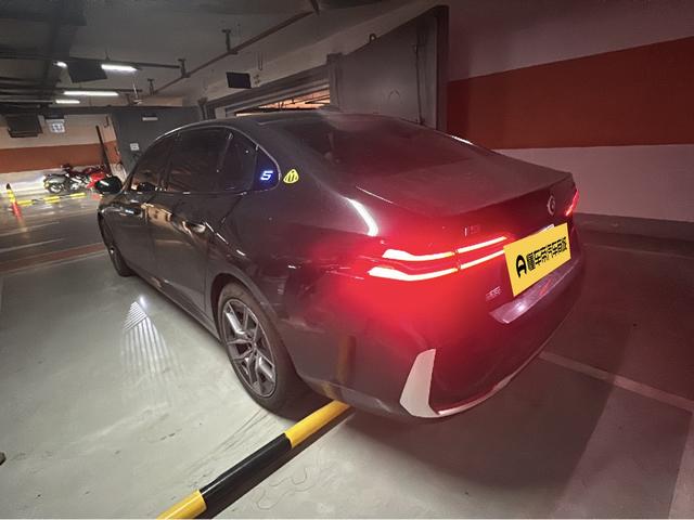 BMW i5 2024 thumb 2