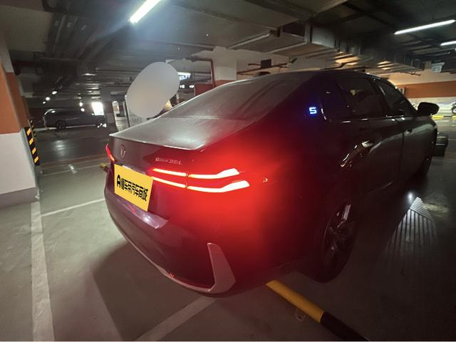 BMW i5 2024 thumb 12