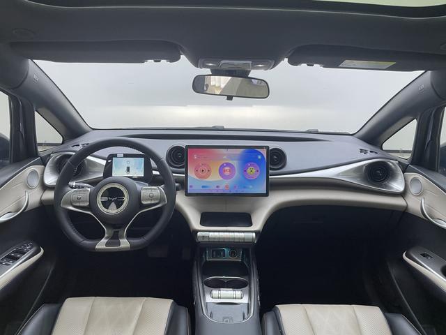 BYD Dolphin 2023 thumb 12