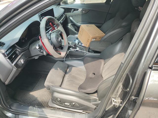 Audi A4 2022 thumb 8