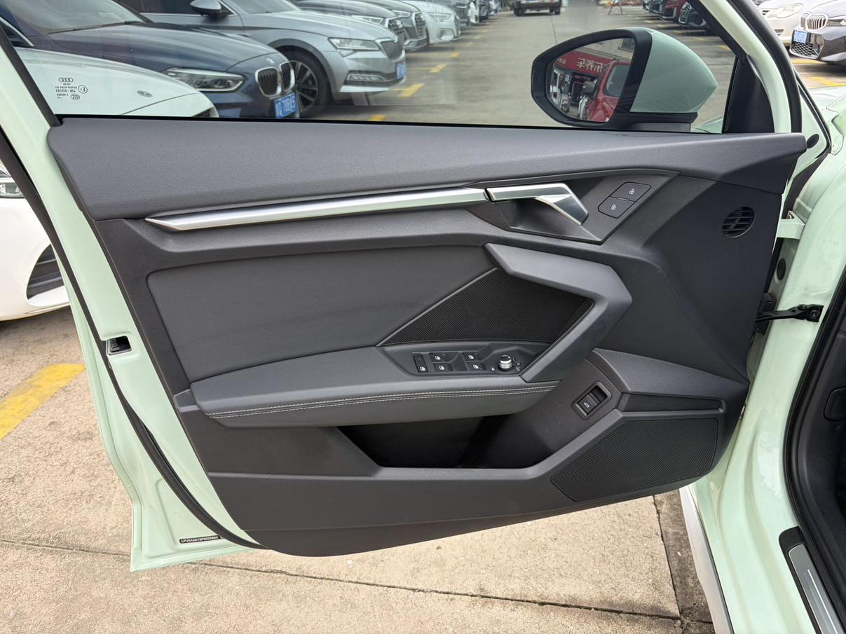 Audi A3 2023 thumb 6