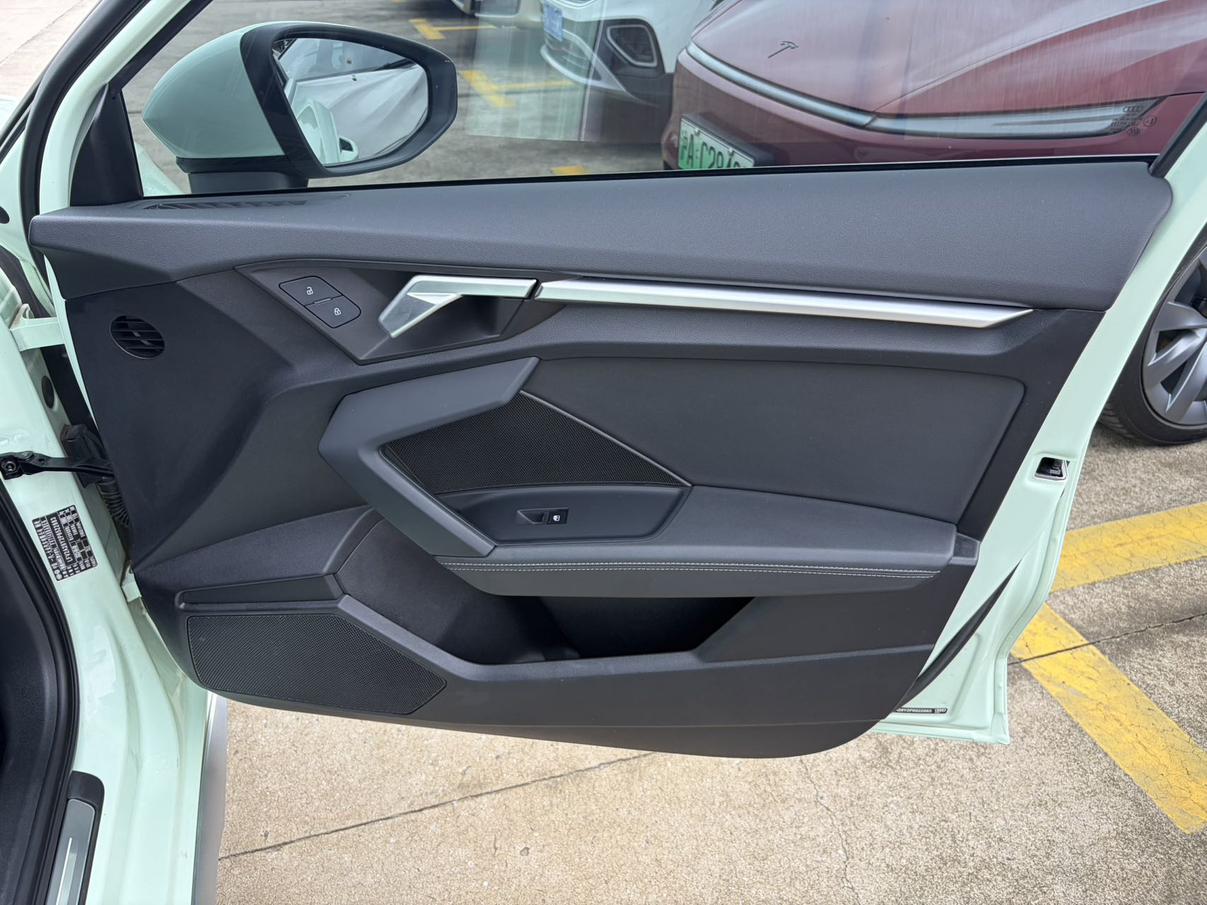 Audi A3 2023 thumb 10