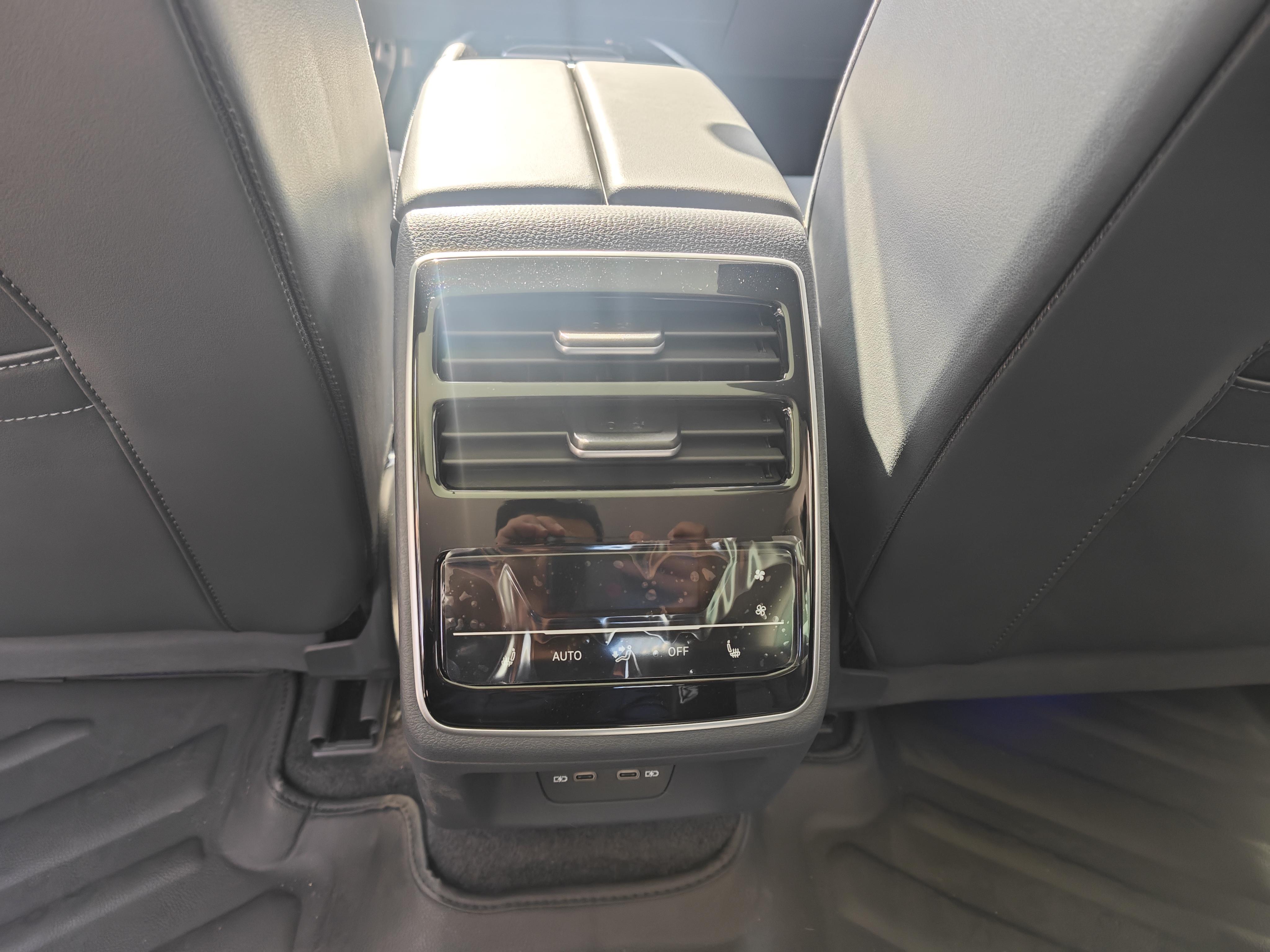 Volkswagen ID.7 2024 thumb 4
