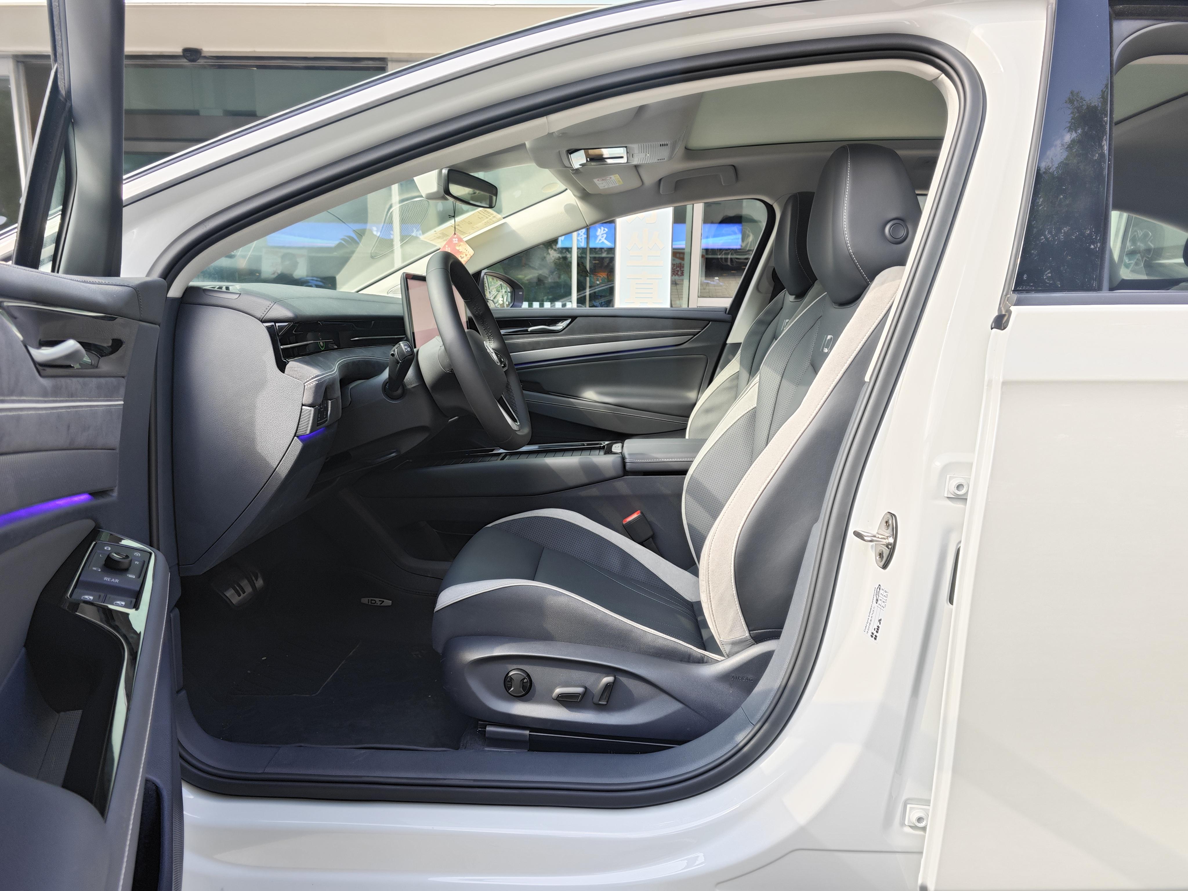 Volkswagen ID.7 2024 thumb 11