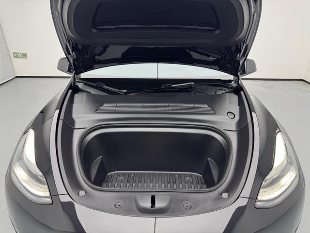 Tesla Model Y 2021 thumb 8