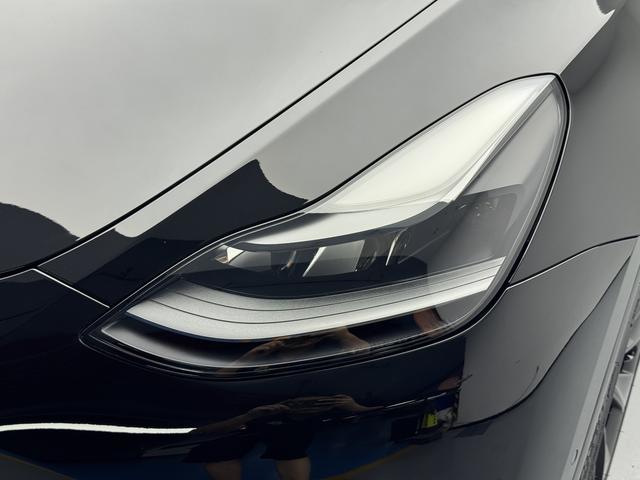 Tesla Model Y 2021 thumb 10