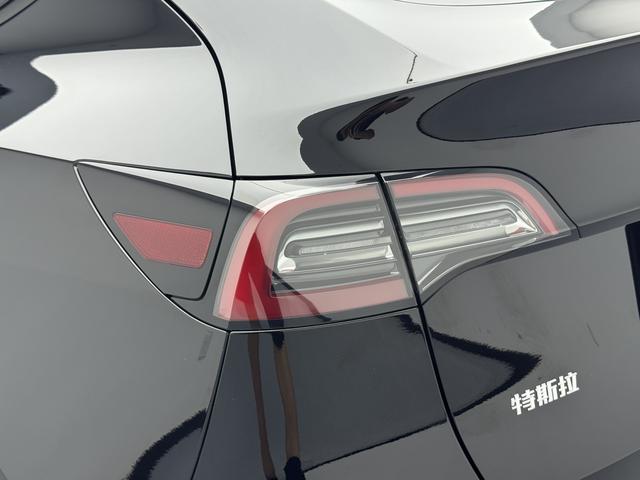 Tesla Model Y 2021 thumb 11