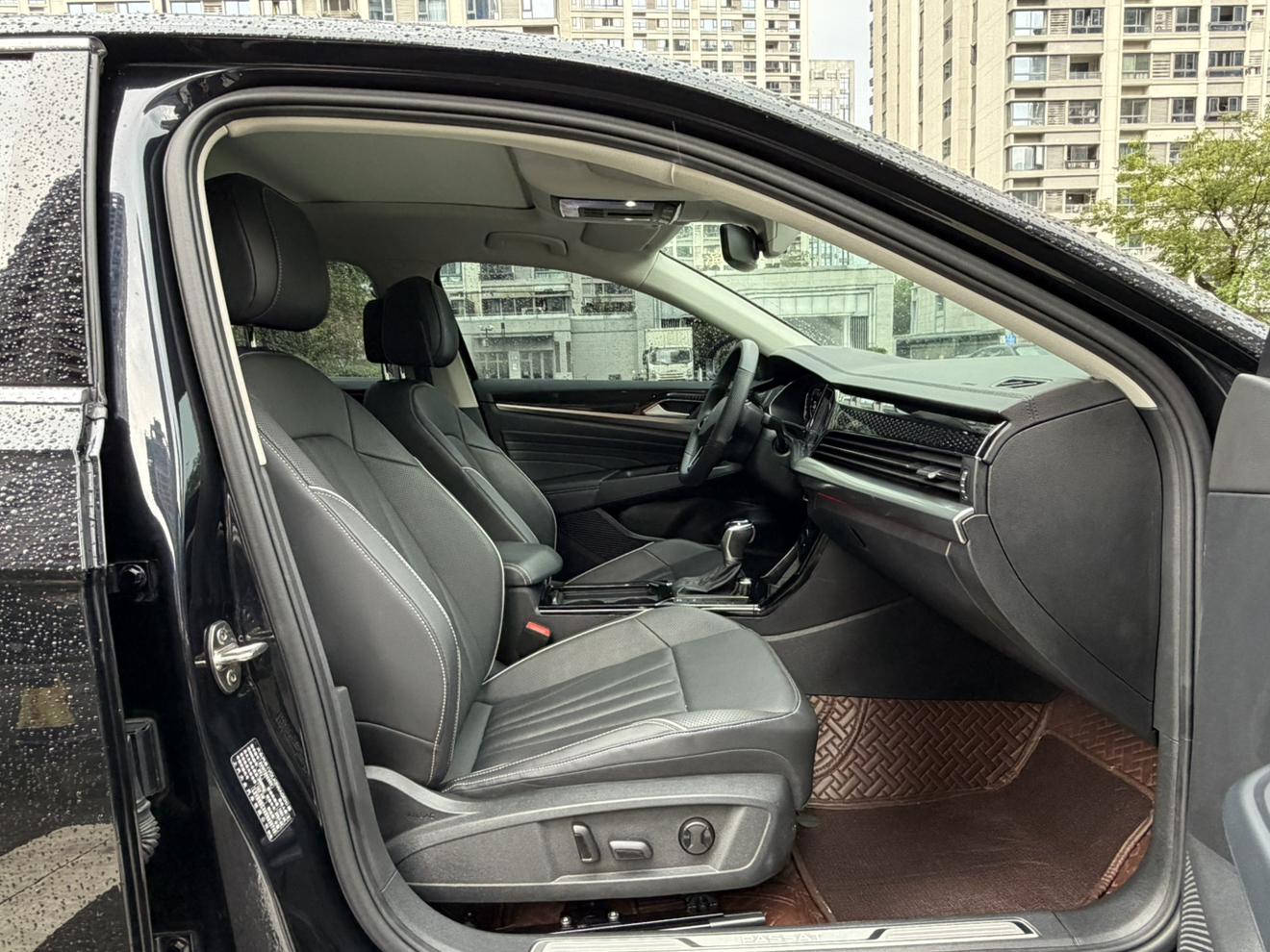Volkswagen Passat (North America and China) 2023 thumb 9