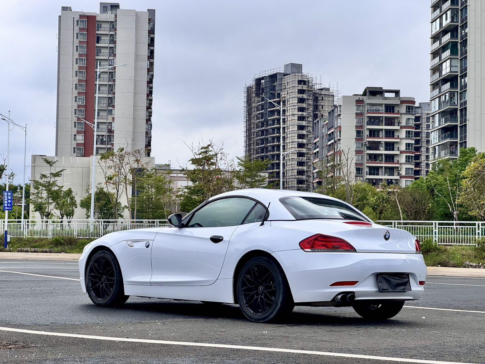 BMW Z4 2012 thumb 3