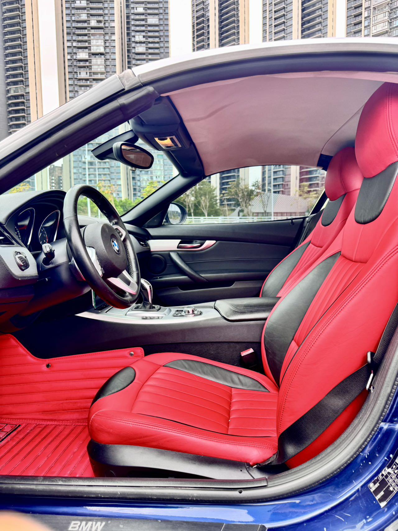 BMW Z4 2012 thumb 9