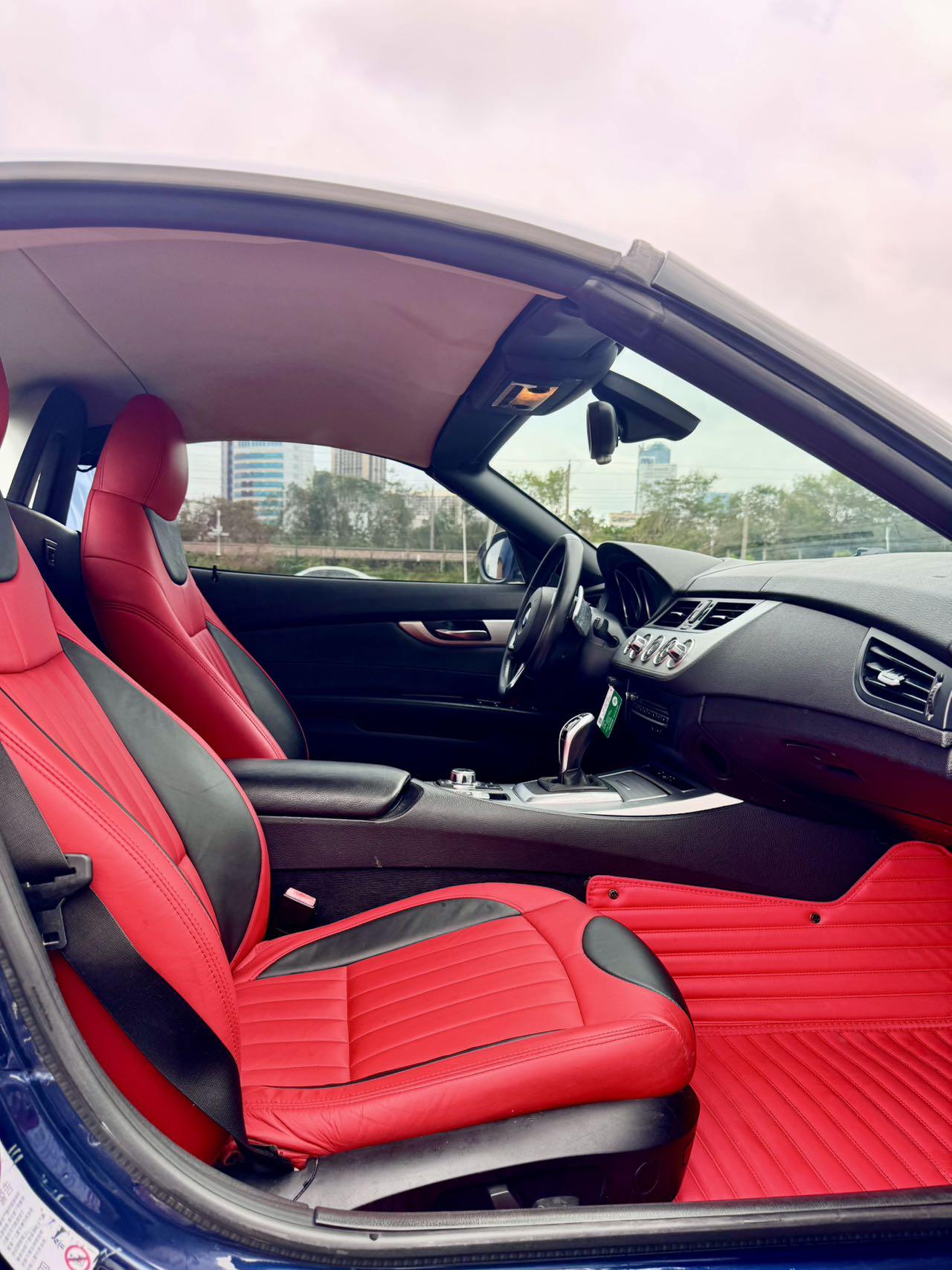 BMW Z4 2012 thumb 11