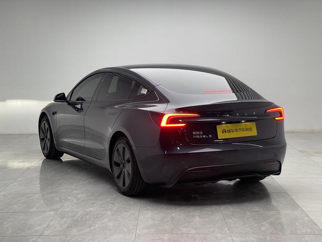 Tesla Model 3 2023 thumb 3