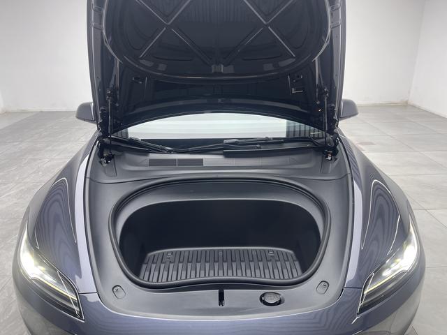 Tesla Model 3 2023 thumb 8