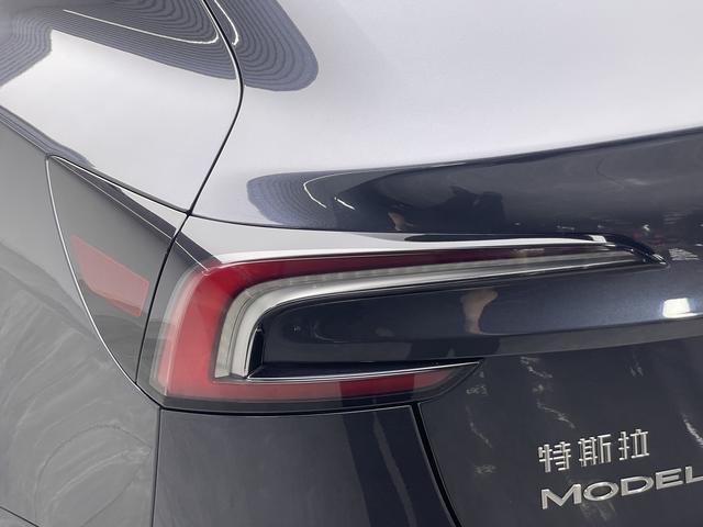 Tesla Model 3 2023 thumb 11