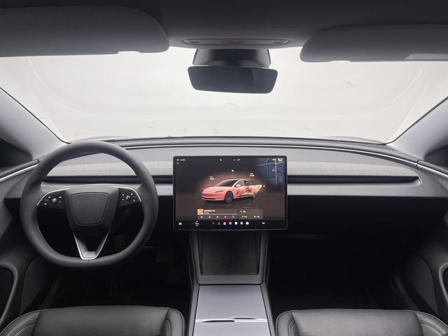 Tesla Model 3 2023 thumb 12