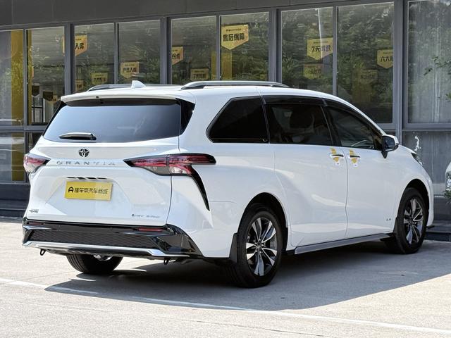 Toyota Granvia 2024 thumb 5