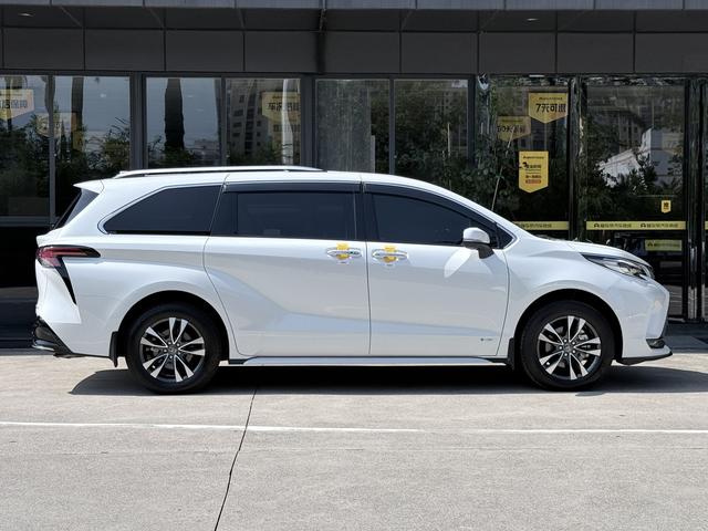 Toyota Granvia 2024 thumb 6