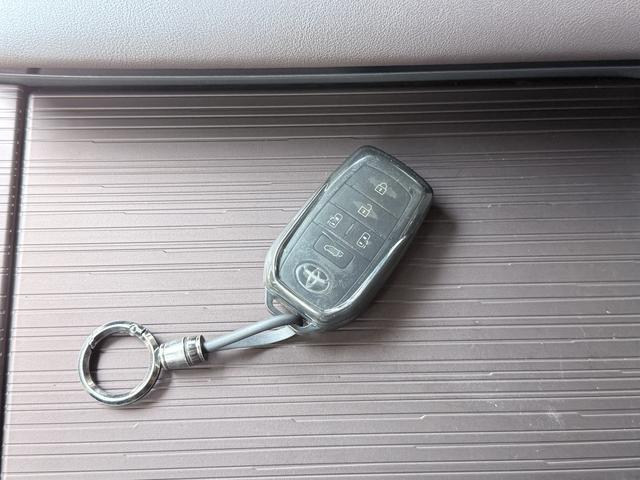 Toyota Granvia 2024 thumb 9